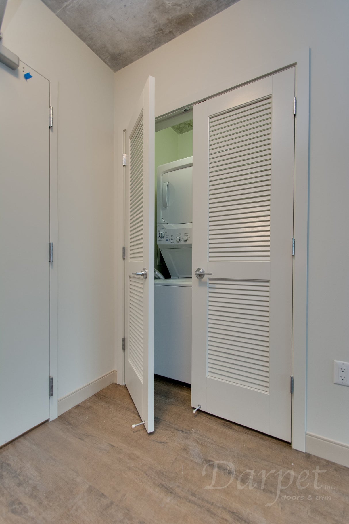 Full Louver Pocket
