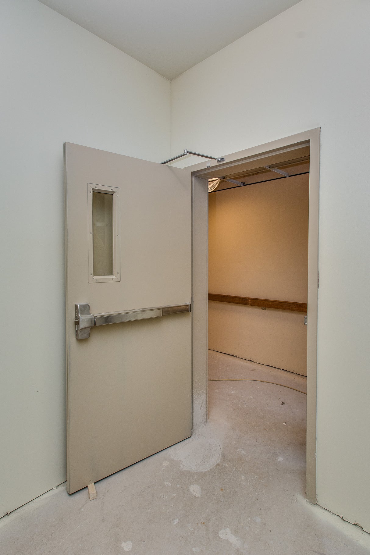Hollow Metal Door with Narrow Vision Lite Slab